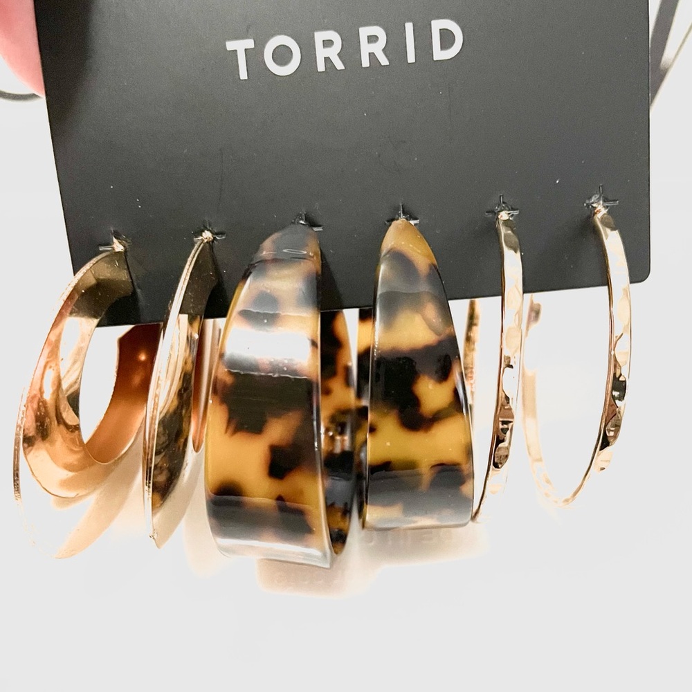 🆕🦋TORRID Tortoiseshell & Gold Earring Set🦋 - Picture 6 of 9